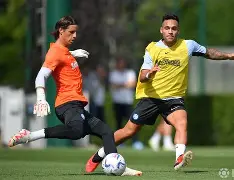 篮球队伍备战国际比赛,集结全球精英队