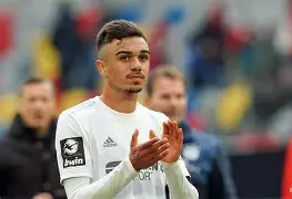 拜仁二队客场擒下对手,保持领先优势